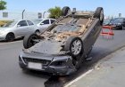 Capotamento danifica três carros em Bauru