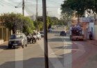 Homem sem CNH é preso após fazer malabarismo em moto, chutar viatura e resistir à prisão em Guaxupé