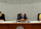 Câmara de Guaxupé debate regras para motinhas elétricas em audiência marcada por plenário vazio