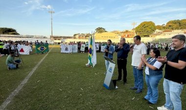 Abertura da 2ª Taça Milton Neves reúne jovens talentos do futebol em Guaxupé