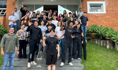 Alunos da Escola Dr. Benedito Leite Ribeiro realizam visita técnica na Exportadora de Café Guaxupé