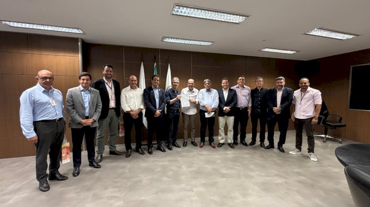 Governador Romeu Zema autoriza projeto de alça viária para Guaxupé em reunião com lideranças locais
