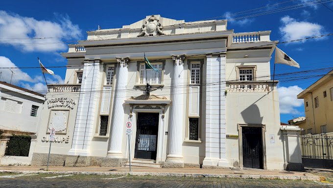 Prefeitura de Guaxupé instaura processo administrativo disciplinar e suspende servidor após furto de papel sulfite