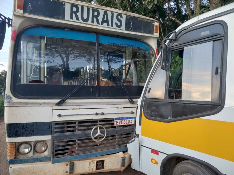 Ônibus escolar e de trabalhadores rurais colidem próximo à Fazenda Bocaina em Guaxupé