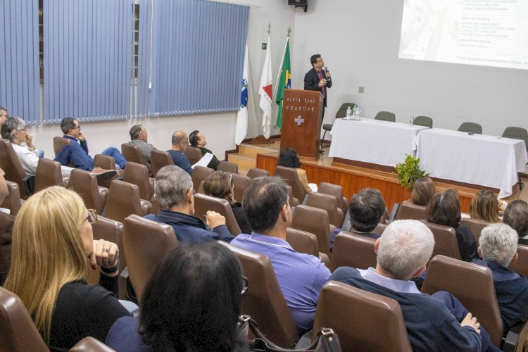 Santa Casa de Guaxupé apresenta balanço fiscal de 2024 à Irmandade