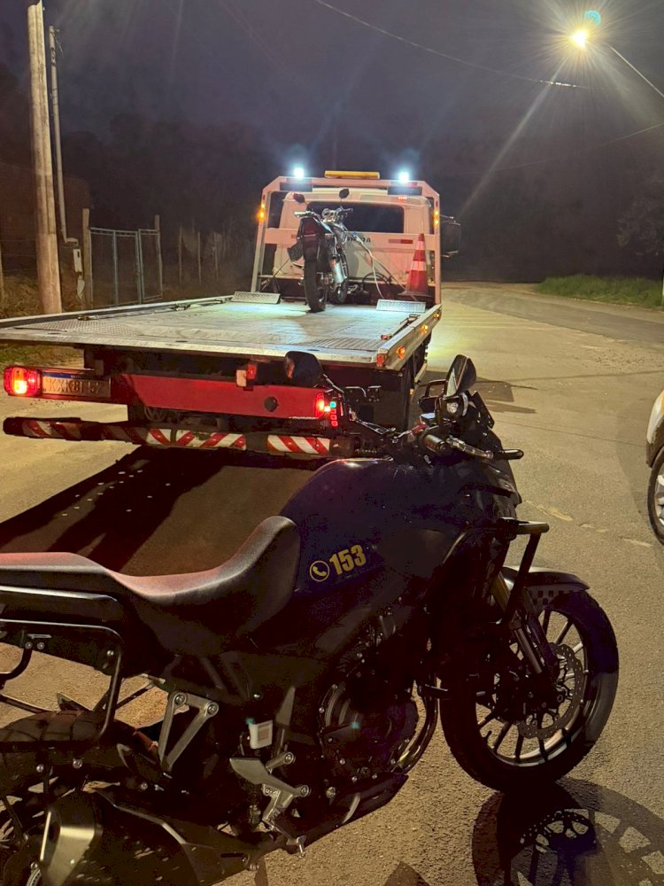 GCM de Guaxupé apreende quatro motocicletas em operação contra direção perigosa