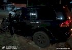Carro colide com caminhão carregado de cana na rodovia SP-331, em Ibitinga