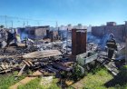 Incêndio destrói casas em comunidade e deixa mais de 10 famílias desabrigadas em Bauru