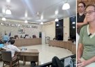 Câmara convoca Diretora de Educação e abre CEI para investigar denúncias de agressão, racismo e até corte de cabelo forçado em creches de Bariri