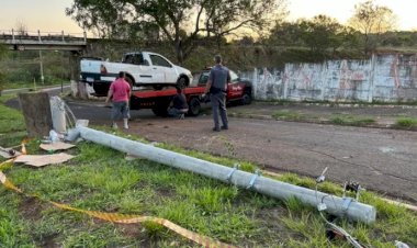 Colisão de carro contra poste deixa vítima fatal em Bauru