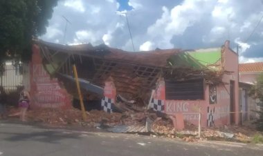 Imóvel desaba após chuvas em Bauru