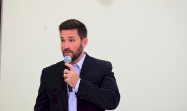 Instrutora de zumba leva suposto “calote” da Prefeitura de Bariri, expõe vereador