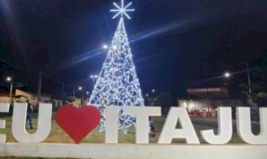 Prefeitura de Itaju inicia montagem dos enfeites de Natal