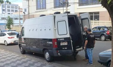 Jovem é raptada na rua e estuprada em plantação de eucaliptos em Agudos