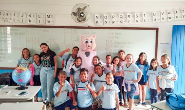 Panço desafia crianças a manter quintais limpos no combate ao mosquito da dengue em Boraceia