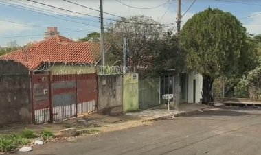 Mais de 40 famílias que residem próximo à linha férrea terão que deixar suas casas no prazo de 15 dias em Bauru