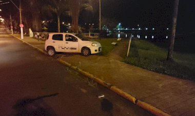 Dupla é presa após atropelar, fugir e bater carro no Lago Municipal de Bariri