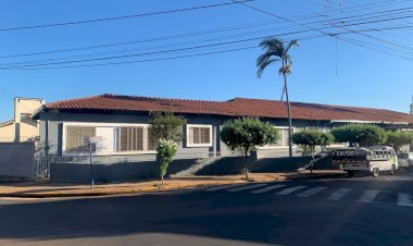 Alunos pedem socorro diante da superlotação nas salas da Escola Estadual Profª Idalina Vianna Ferro