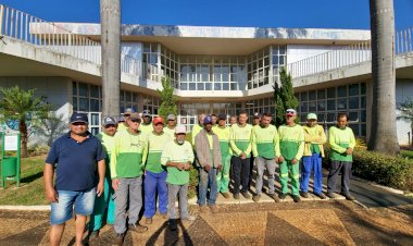 Empresa de limpeza regulariza vale-alimentação de funcionários após greve de 24h; Prefeitura de Bariri confirma nova licitação