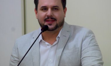 Dr. Paulo Crepaldi se emociona em primeira sessão como vereador na Câmara de Bariri