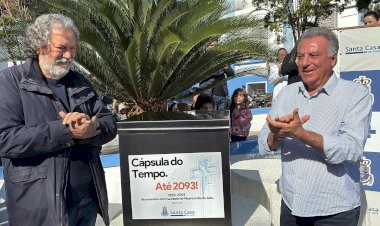 Santa Casa de Jaú lacra cápsula do tempo que será aberta em 68 anos