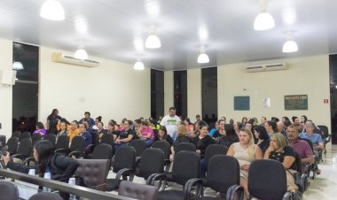 Auxiliares de Desenvolvimento Infantil recebem apoio dos vereadores na Câmara de Bariri