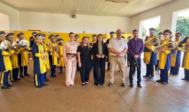 Ônibus da Oftalmologia: 200 pessoas são atendidas em Bariri com recurso trazido pela Deputada Maria Rosas