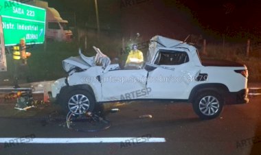 Motorista morre após bater caminhonete na traseira de caminhão em Pederneiras