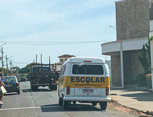 Vereadores não entram em consenso sobre idade mínima dos veículos do transporte escolar em Bariri e prefeito retira projeto da Câmara para correção