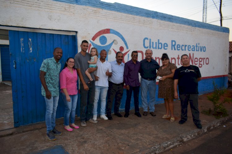 Edcarlos leva Deputado Ricardo Madalena para conhecer demandas do Clube Recreativo em Bariri