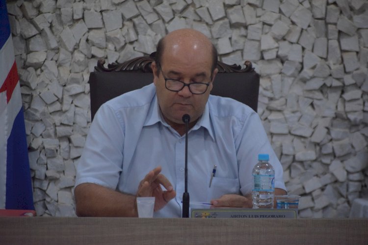 Câmara de Bariri pede explicações ao prefeito Abelardinho após vereador Edcarlos ser vítima de ameaças proferidas por réus da “Operação Prenunciados”; conversa entre os investigados revela que “Bela” teria conhecimento das intimidações