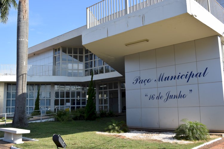 Crise de comunicação no governo Pegoraro: Vereadores rejeitam criação da função de assessor de imprensa e questionam contratação de agência publicitária; Prefeitura gasta R$ 10 mil para rádio e mais de R$ 14 mil com agência