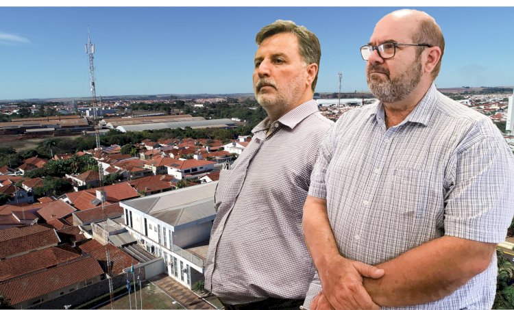 Pegoraro alega que denúncias anônimas contra seu governo são manobras de grupos políticos e denomina autores de “organização criminosa”; Prefeito de Bariri e chefe de gabinete são acusados de autopromoção e compras sem licitação