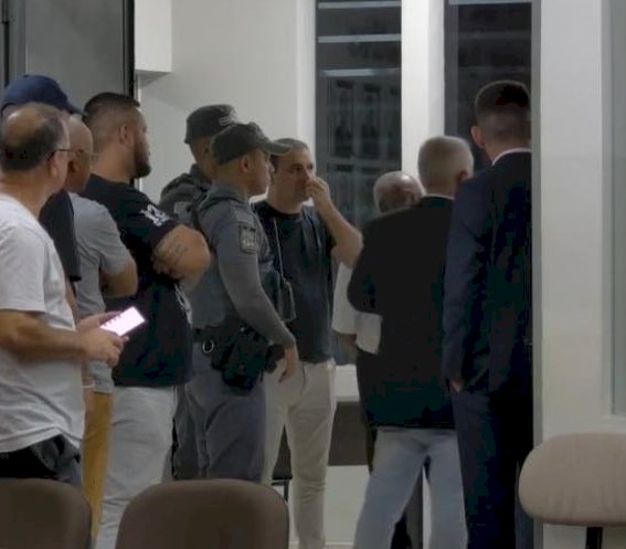 Vereador Auro Octaviani é retirado da Câmara de Agudos por forças policiais após causar tumulto em sessão