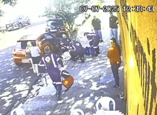 Idosa engasga com pedaço de frango e é salva por socorristas do SAMU de Bauru