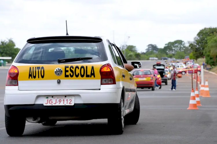 Fim da autoescola? Governo estuda eliminar exigência de aulas práticas para obtenção de CNH