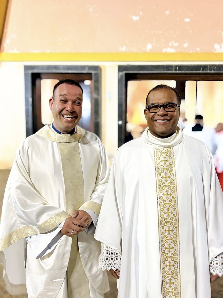 Padres Lázaro e Éverson tomam posse na Paróquia Nossa Senhora das Dores de Bariri, em missa presidida pelo Bispo