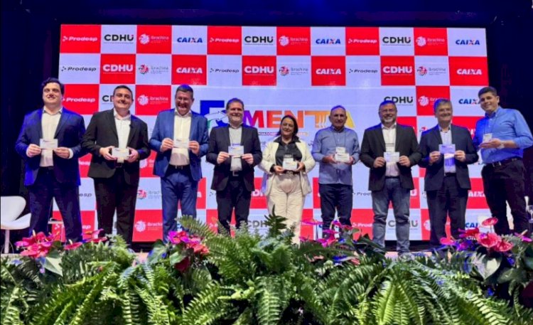 Clélia representa Itapuí em fórum que discute judicialização da saúde, segurança pública e merenda escolar