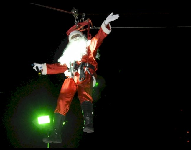 Tirolesa do Papai Noel acontece nesta sexta em Bariri