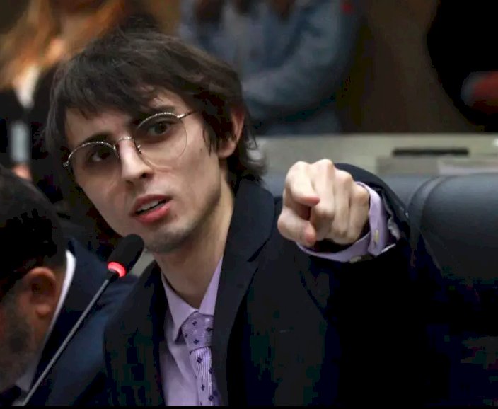 Deputado propõe extinguir salário fixo de vereadores em cidades com até 30 mil habitantes; parlamentares virariam “conselheiros”