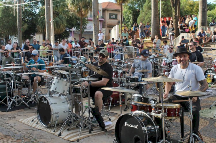 Bateraquestra encerra festividades dos 136 anos de Bariri com grande público